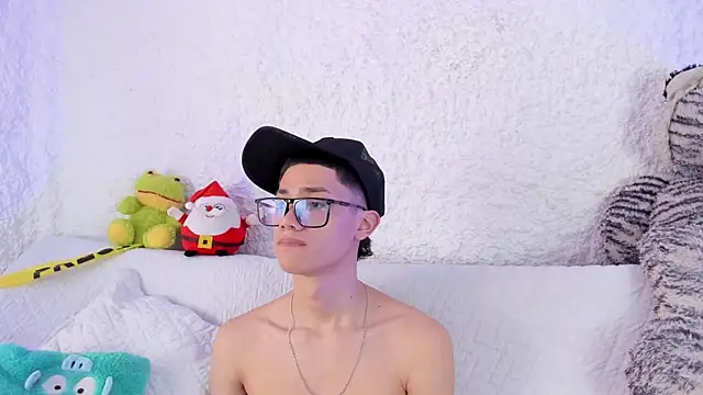 thiago kinghot online show from November 19, 12:27 pm