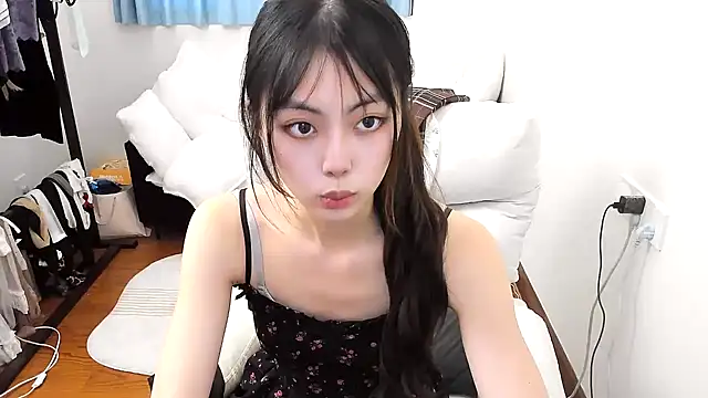 Snapshot of xuannv0000 chatting on September 17, 9:33 am xuannv0000 online show from September 17, 9:33 am