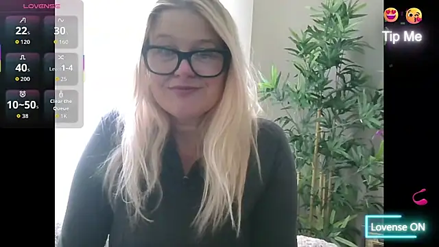 SuzieSub online show from October 22, 10:48 am