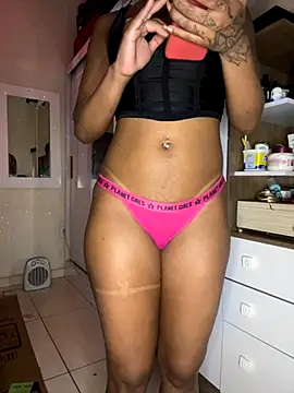 Snapshot of DiamanteNegro- chatting on October 26, 11:53 pm DiamanteNegro- online show from October 26, 11:53 pm