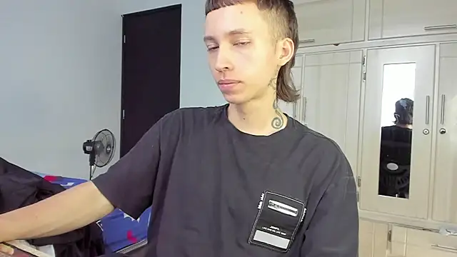 spacehumanz online show from December 17, 2:23 pm