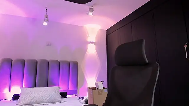 Snapshot of AlliceLover chatting on October 7, 11:18 am AlliceLover online show from October 7, 11:18 am