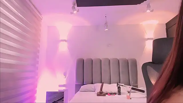 Snapshot of AlliceLover chatting on November 12, 11:54 am AlliceLover online show from November 12, 11:54 am