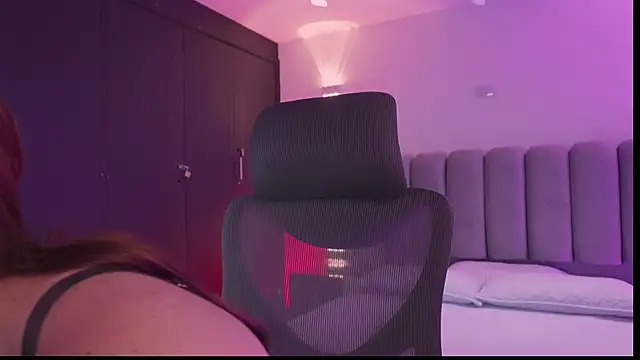 Snapshot of AlliceLover chatting on November 26, 12:17 pm AlliceLover online show from November 26, 12:17 pm