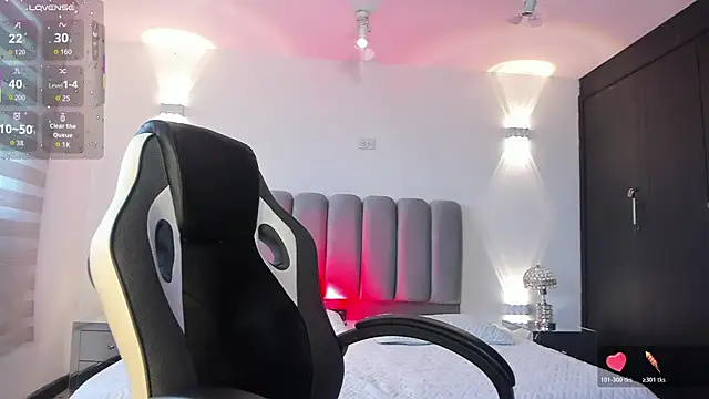 Snapshot of AlliceLover chatting on April 1, 12:39 pm AlliceLover online show from April 1, 12:39 pm