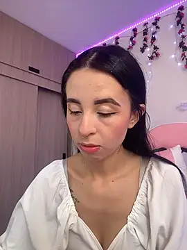 Lia  1 online show from November 19, 5:13 pm