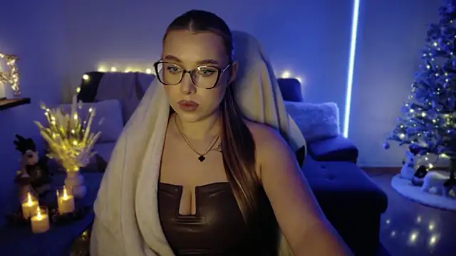 Snapshot of Emma_candyyy chatting on November 24, 11:32 am Emma candyyy online show from November 24, 11:32 am