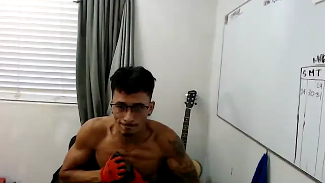 tanjir020 online show from March 25, 1:44 am