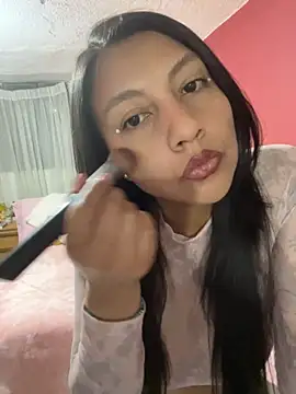 Snapshot of Bamby_milflatina chatting on September 18, 12:01 am Bamby milflatina online show from September 18, 12:01 am