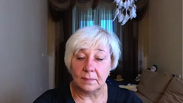 Snapshot of Milana_Milky chatting on October 3, 5:15 am Milana Milky online show from October 3, 5:15 am
