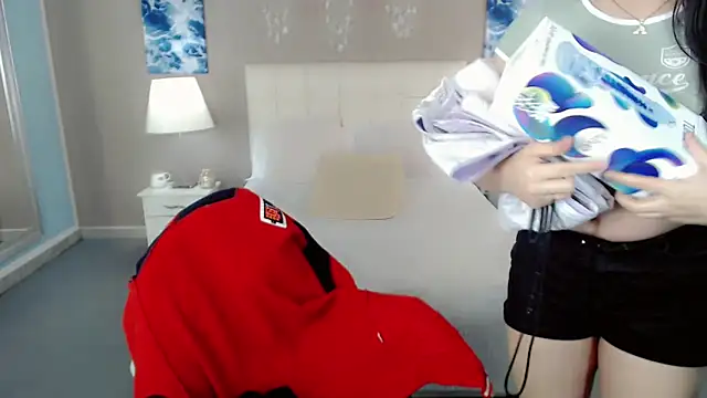 maddissonivanova online show from October 16, 7:26 pm