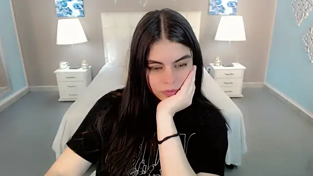 maddissonivanova online show from October 19, 6:14 am