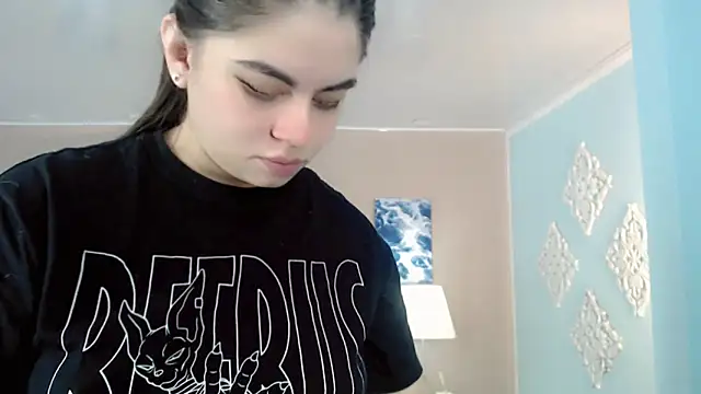 maddissonivanova online show from October 25, 6:57 pm