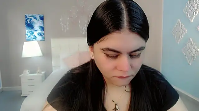 maddissonivanova online show from November 18, 7:07 pm