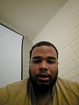 Snapshot of elbollo15__5 chatting on December 17, 8:15 pm elbollo15 5 online show from December 17, 8:15 pm