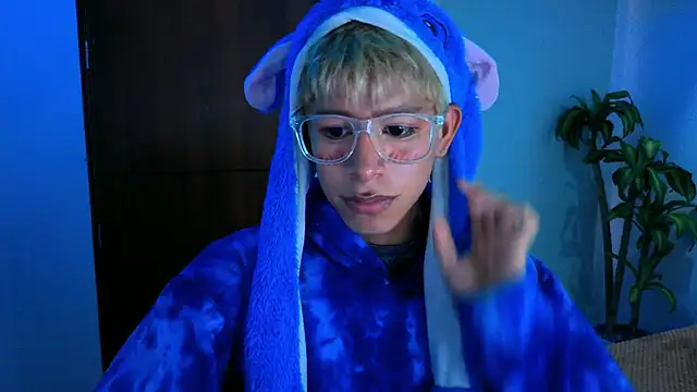 taichi bluy online show from November 24, 8:08 pm