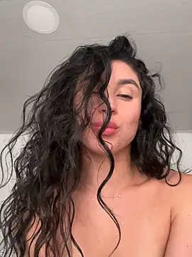 Snapshot of MonicaSalvatore chatting on February 1, 11:47 pm MonicaSalvatore online show from February 1, 11:47 pm