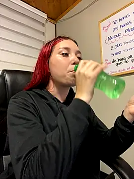 Karen18 boobs online show from October 17, 1:31 am