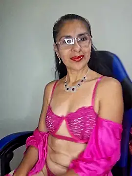 Snapshot of Natasha_50 chatting on December 18, 12:06 am Natasha 50 online show from December 18, 12:06 am