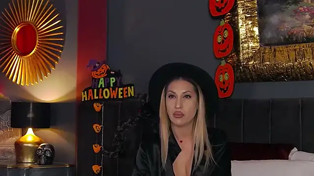 VickiSpice online show from October 31, 7:59 pm