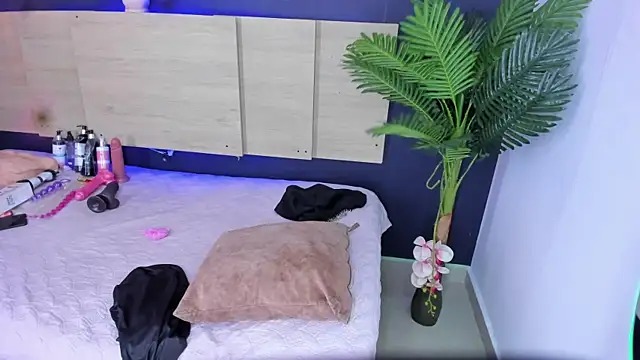 Amalia Bigass online show from November 23, 4:56 am