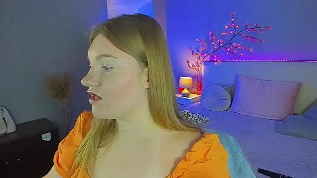 Snapshot of AshleyJoness chatting on July 6, 4:53 am AshleyJoness online show from July 6, 4:53 am
