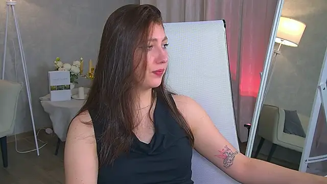 Mary Miiller online show from November 18, 10:20 am