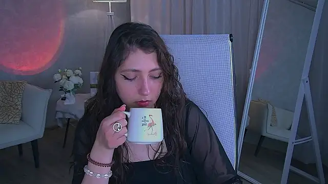 Mary Miiller online show from March 23, 6:39 am