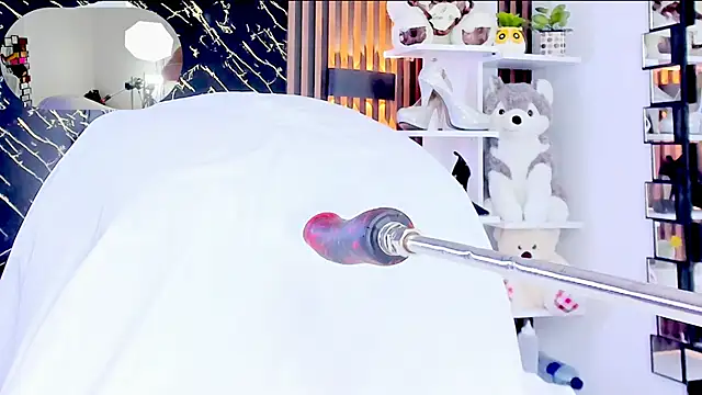 Snapshot of emma_liz2 chatting on October 15, 11:43 am emma liz2 online show from October 15, 11:43 am