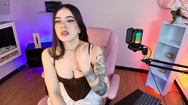 Alice Vixen online show from November 17, 3:18 pm