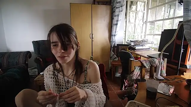 Snapshot of the_holy_t chatting on December 21, 10:22 am the holy t online show from December 21, 10:22 am