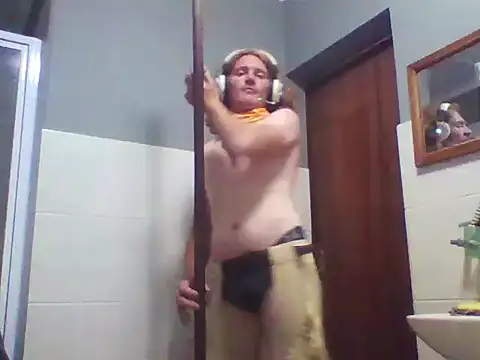 Snapshot of untamedredsnake chatting on March 3, 10:04 pm untamedredsnake online show from March 3, 10:04 pm