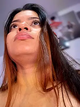 Yaqui elle online show from February 27, 2:44 am