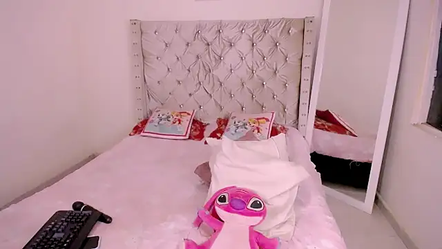 Snapshot of bonniebakerz1 chatting on February 5, 11:42 pm bonniebakerz1 online show from February 5, 11:42 pm