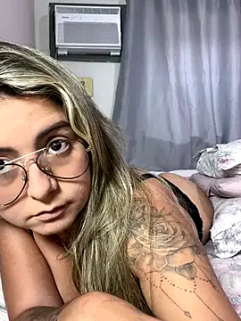 Snapshot of sophiemonroevip chatting on November 26, 12:17 pm sophiemonroevip online show from November 26, 12:17 pm