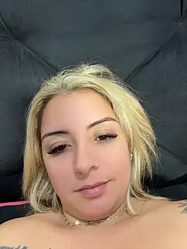 Snapshot of sophiemonroevip chatting on July 17, 3:24 am sophiemonroevip online show from July 17, 3:24 am