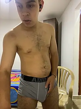 Snapshot of dominant_boy77 chatting on September 26, 3:54 am dominant boy77 online show from September 26, 3:54 am