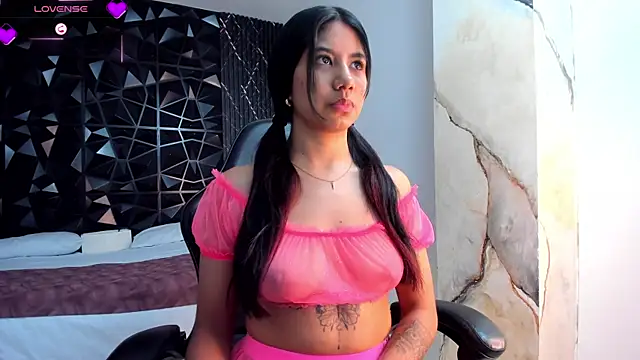 Snapshot of AylinLove chatting on June 3, 12:30 pm AylinLove online show from June 3, 12:30 pm