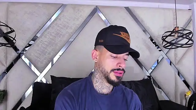 VinzenzRizzo online show from November 8, 4:01 am