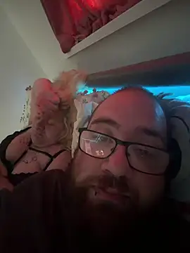 mrandmrsdarkside online show from April 10, 6:51 am