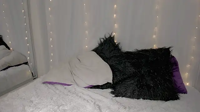 douglaszaens online show from April 3, 2:53 am