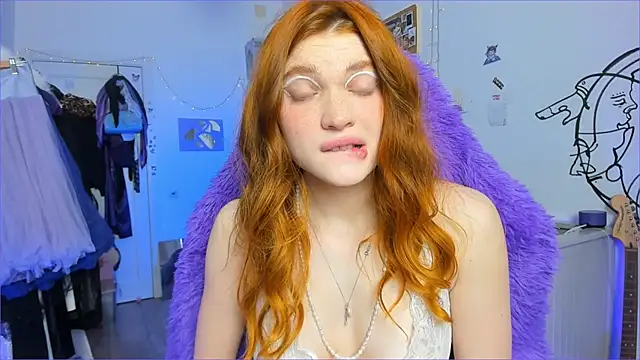 Snapshot of annkeenon chatting on February 24, 9:13 pm annkeenon online show from February 24, 9:13 pm