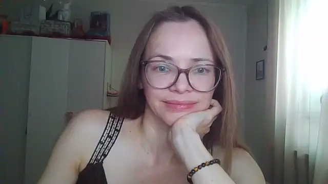 Snapshot of SEA_Dream chatting on February 24, 5:16 am SEA Dream online show from February 24, 5:16 am