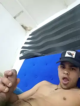 Snapshot of jhoi95 chatting on September 20, 1:17 am jhoi95 online show from September 20, 1:17 am