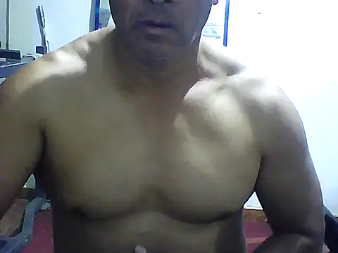 Snapshot of sexigym35 chatting on September 23, 3:31 am sexigym35 online show from September 23, 3:31 am