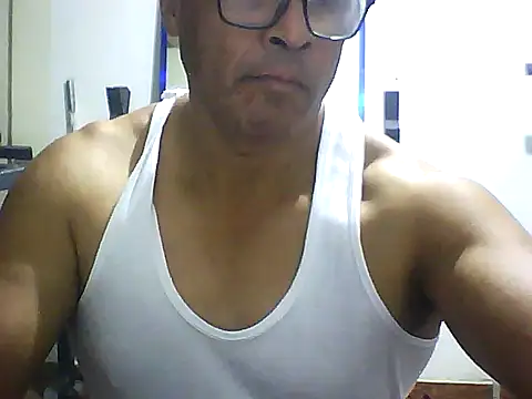Snapshot of sexigym35 chatting on October 4, 4:10 am sexigym35 online show from October 4, 4:10 am