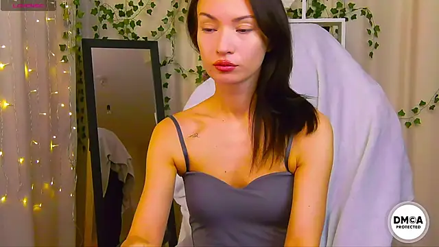 Kelly Mott online show from January 10, 1:51 am