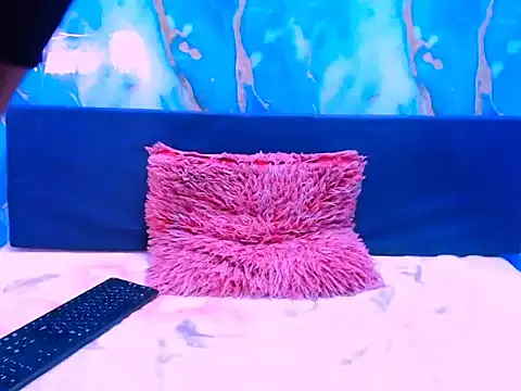 ebonypretty4u69 online show from January 14, 5:57 am