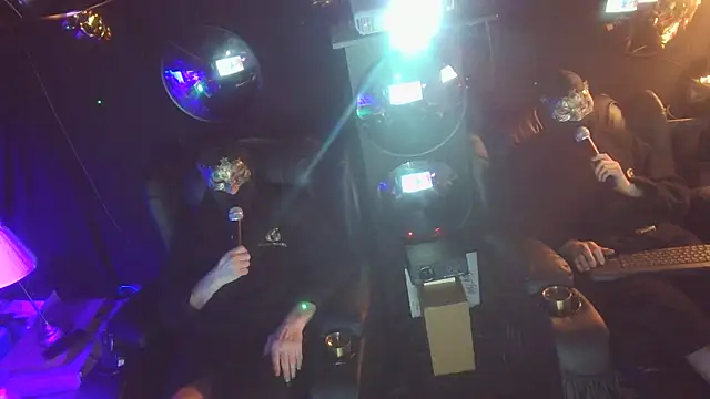 wank-over-ur-photo online show from March 12, 11:00 pm