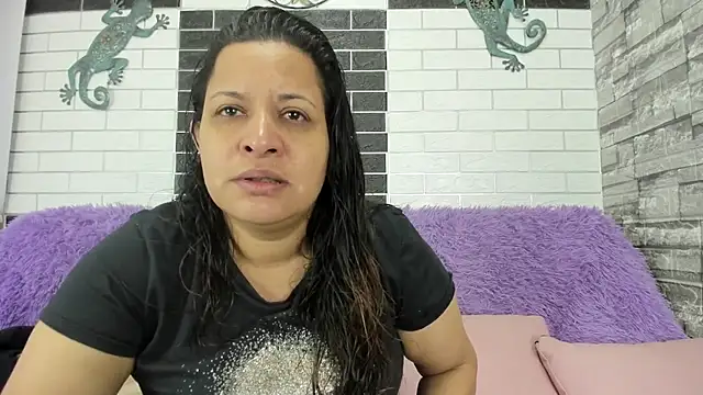 Snapshot of Sandra_Milf_love chatting on September 20, 3:40 am Sandra Milf love online show from September 20, 3:40 am